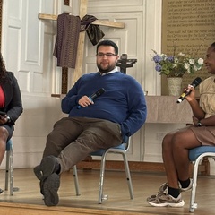 Moderator and panellists during the Messy Middle Panel